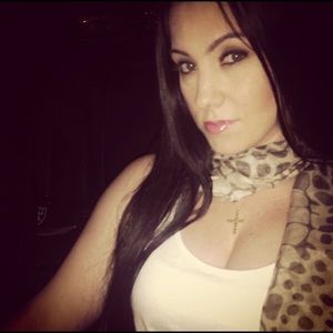 Meet your Posher, Desirae